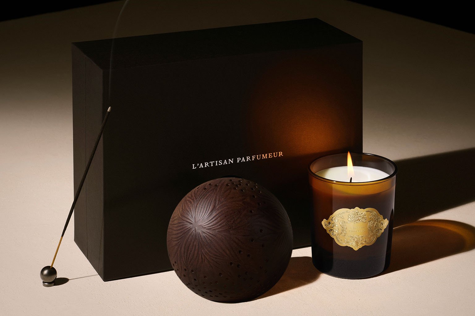 2_column_module_1536x1024_La_Maison_Boule_Candle_Box.jpg